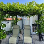 Newly Renovated Summer House 40 M From The Water Σπίτι διακοπών *