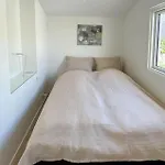 Newly Renovated Summer House 40 M From The Water *