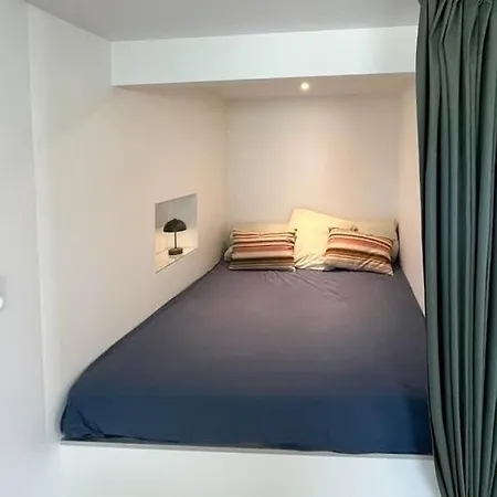 Newly Renovated Summer House 40 M From The Water