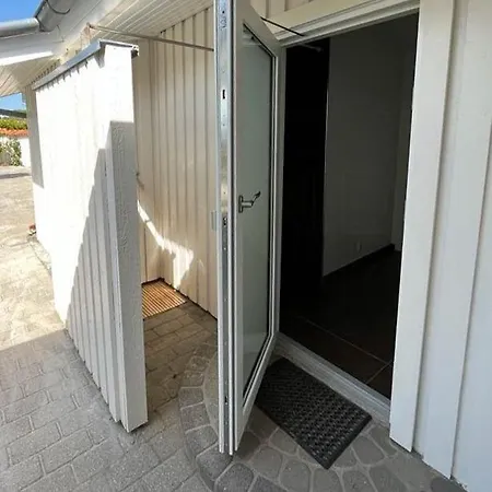 Newly Renovated Summer House 40 M From The Water *